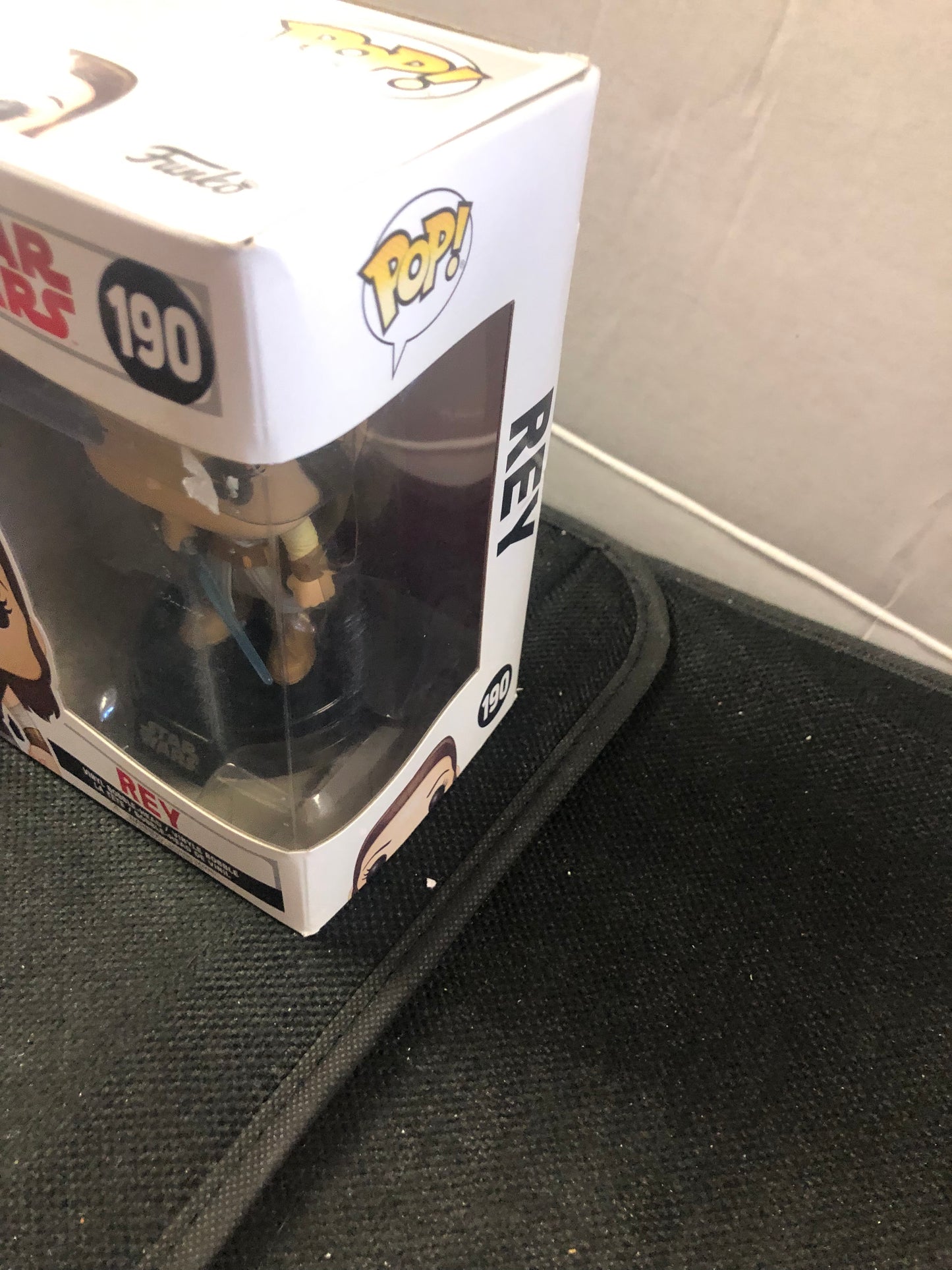 FUNKO POP STAR WARS # 190 REY GOOD CONDITION