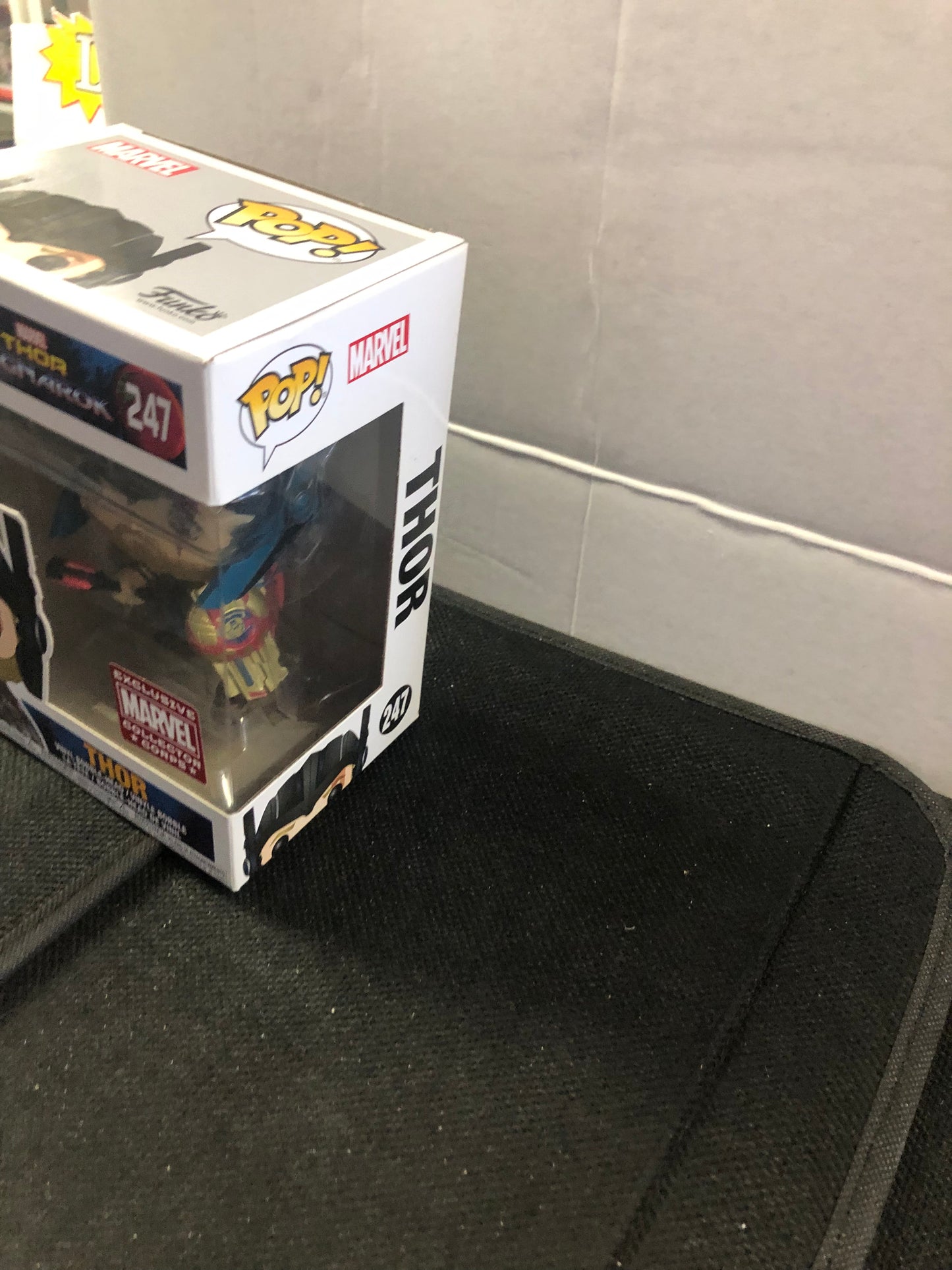 FUNKO POP THOR RAGNAROK #247 THOR MARVEL COLLECTOR CORPS EXCLUSIVE GOOD CONDITION