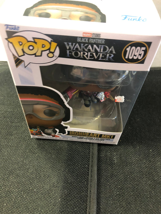 FUNKO POP WAKANDA FOREVER #1095 IRONHEART MK1 GOOD CONDITION