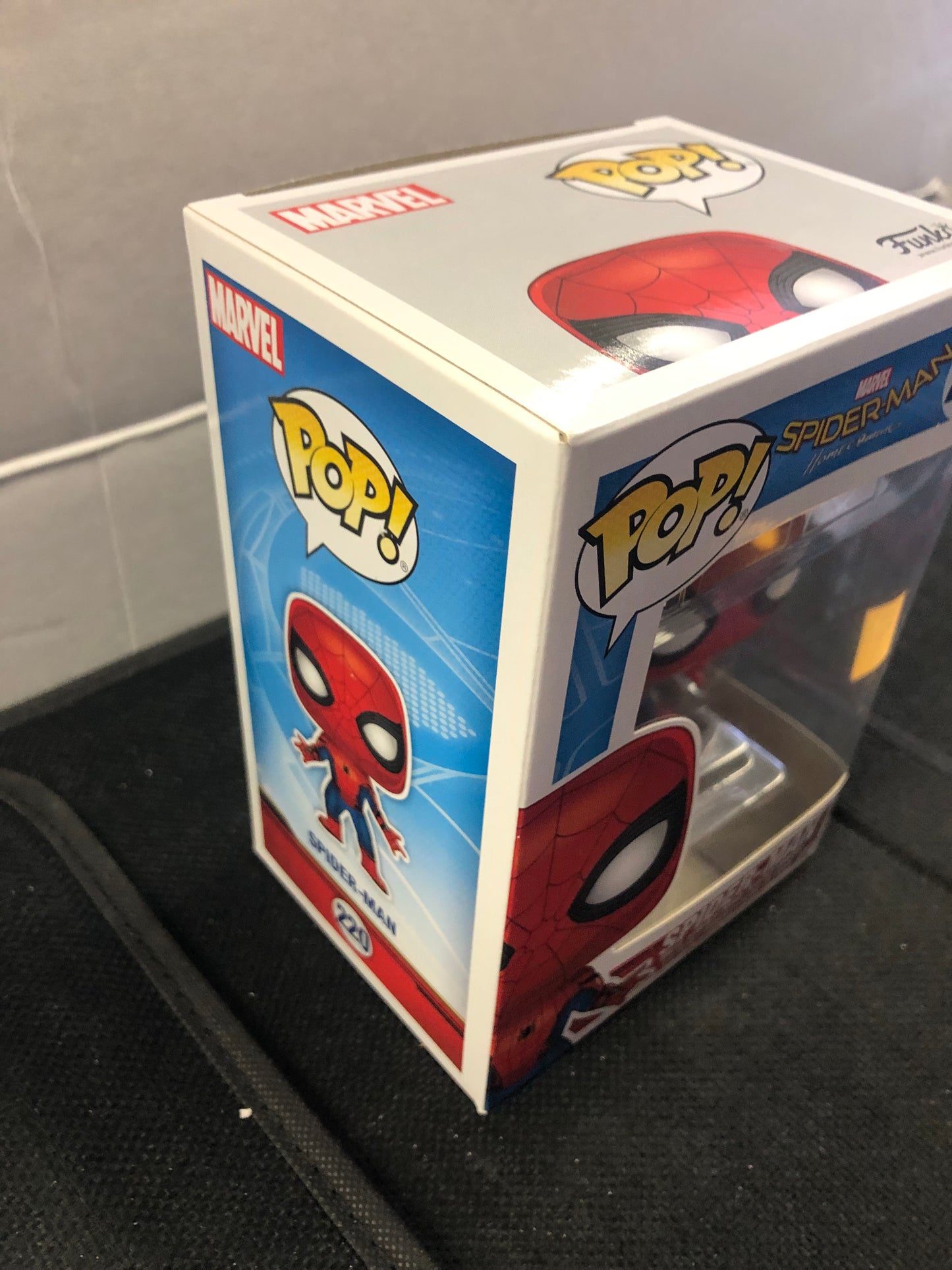 FUNKO POP SPIDER-MAN HOMECOMING #220 SPIDER-MAN GOOD CONDITION