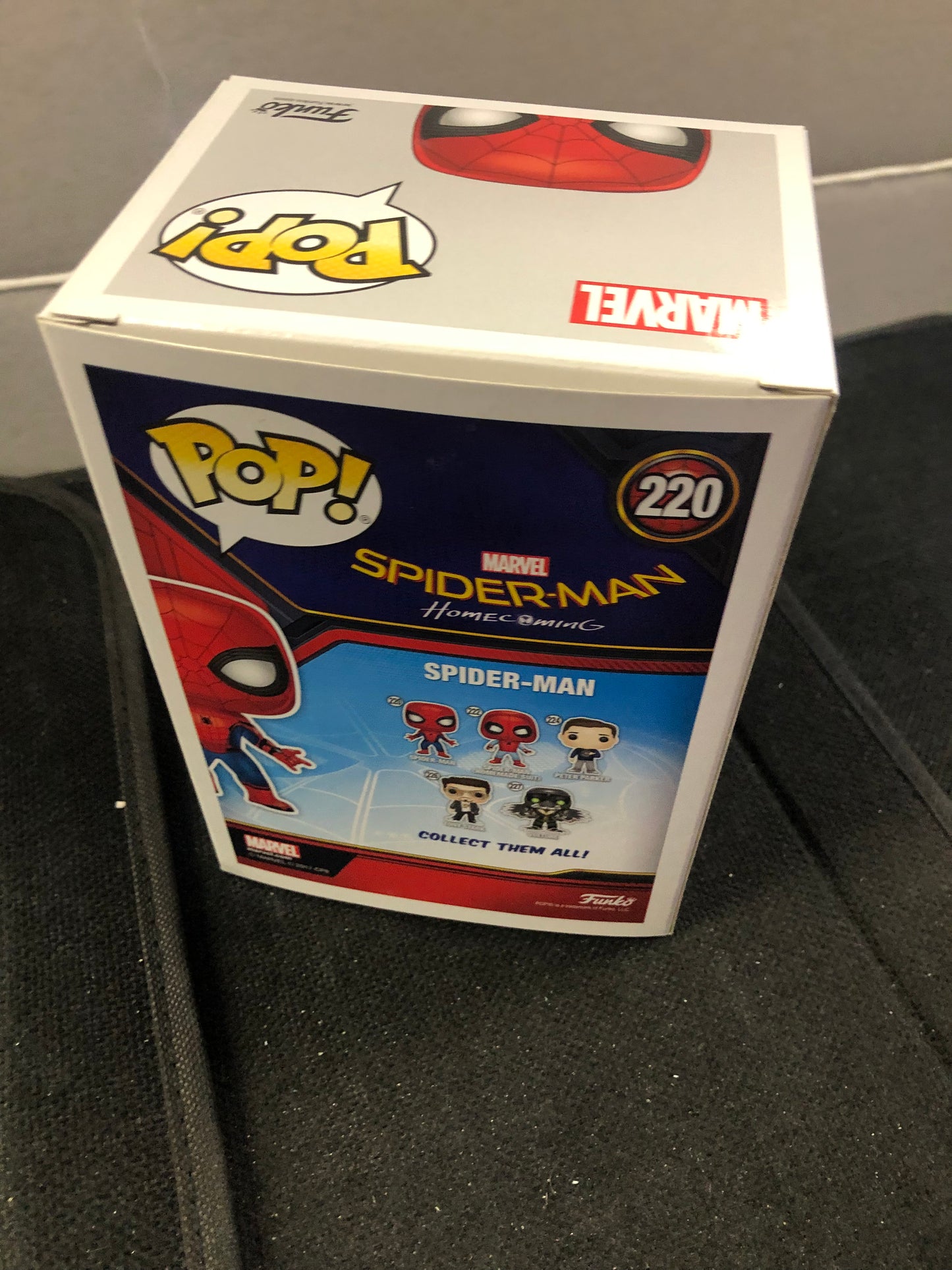 FUNKO POP SPIDER-MAN HOMECOMING #220 SPIDER-MAN GOOD CONDITION