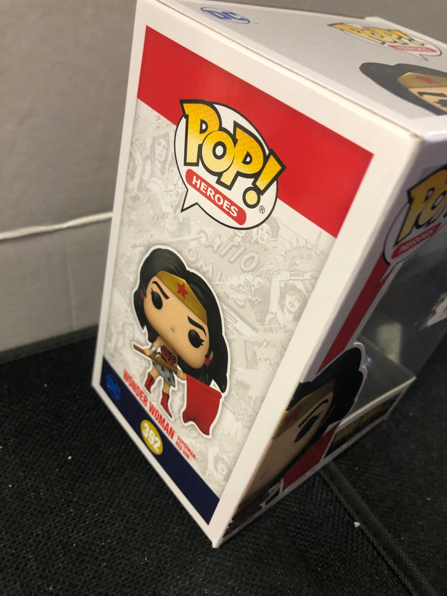 FUNKO POP POP HEROES WONDER WOMAN 80 #392 WONDER WOMAN SUPERMAN RED SON GOOD CONDITION