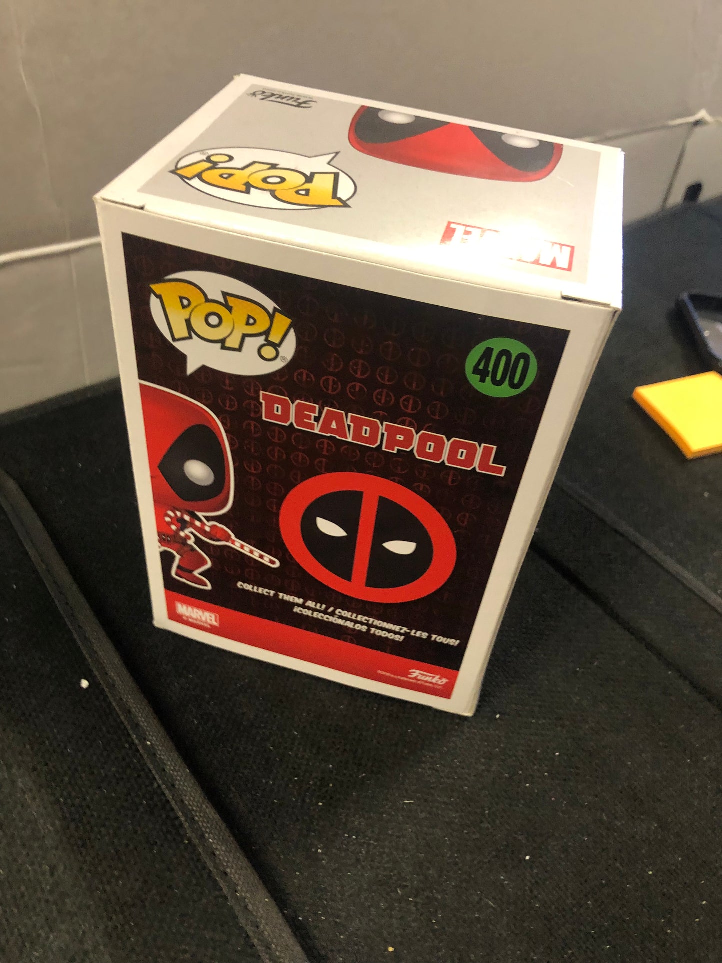 FUNKO POP DEADPOOL # 400 DEADPOOL GOOD CONDITION