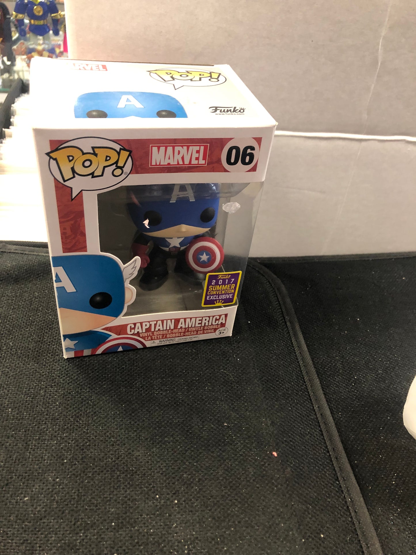 FUNKO POP MARVEL #06 CAPTAIN AMERICA 2017 SUMMER CONVENTION EXCLUSIVE GOOD CONDITION