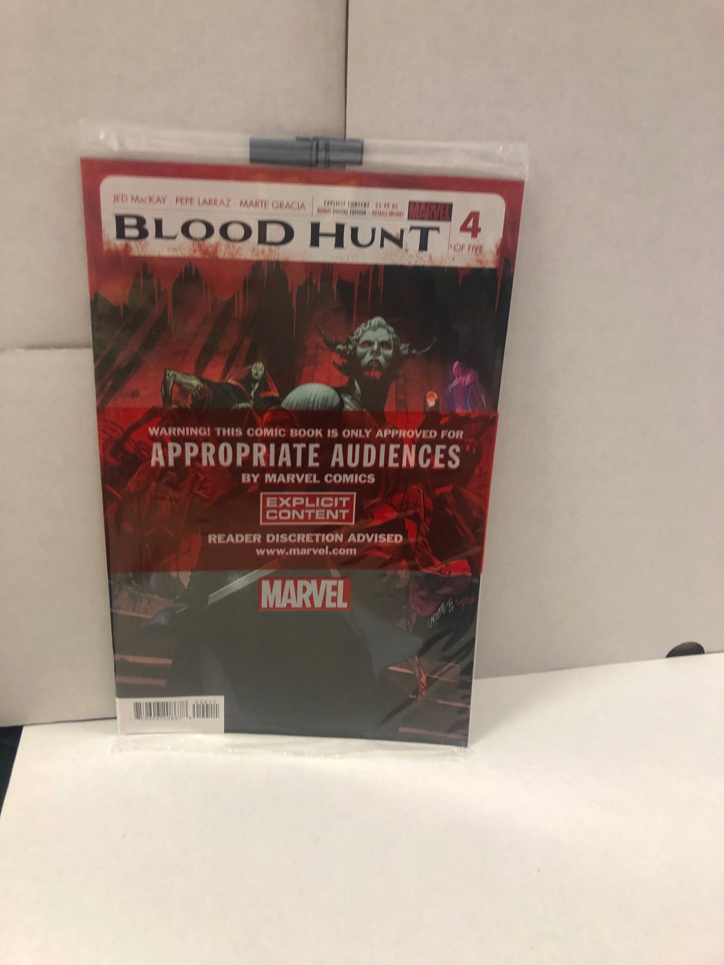 MARVEL COMICS - BLOOD HUNT #4 SEALED!