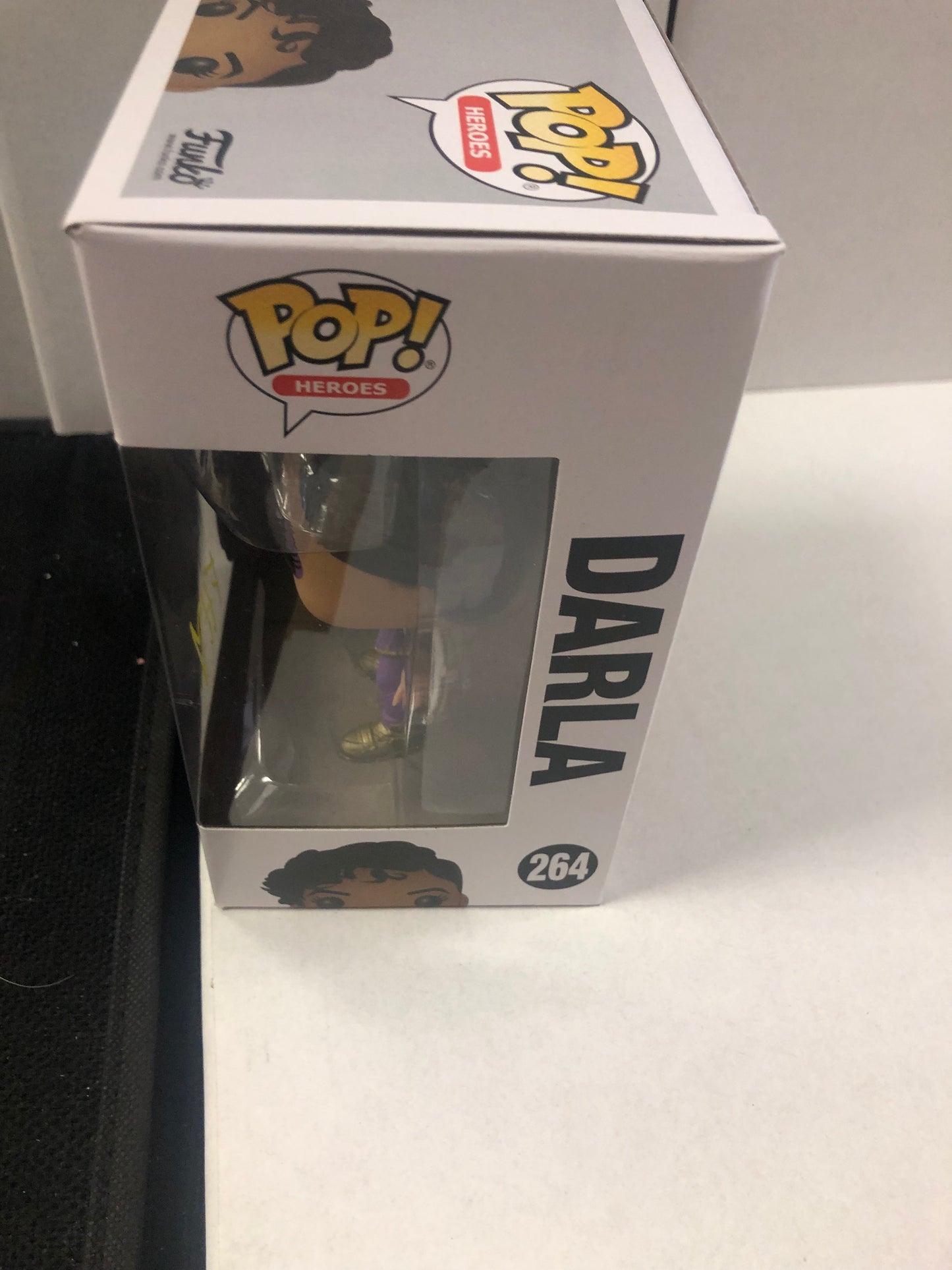 FUNKO POP POP HEROES SHAZAM # 264 DARLA SIGNED EXCELLENT CONDITION