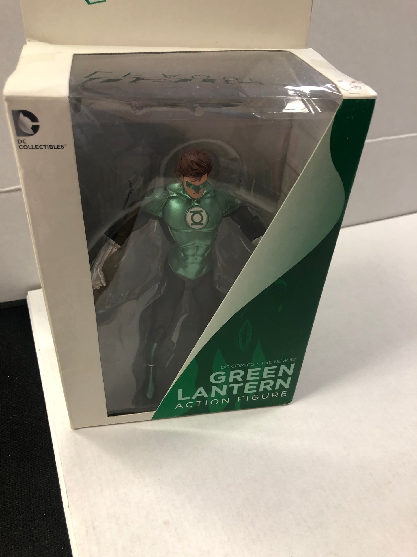 DC COLLECTIBLES THE NEW 52 GREEN LANTERN OKAY CONDITION SLIGHT WEAR ON BOX