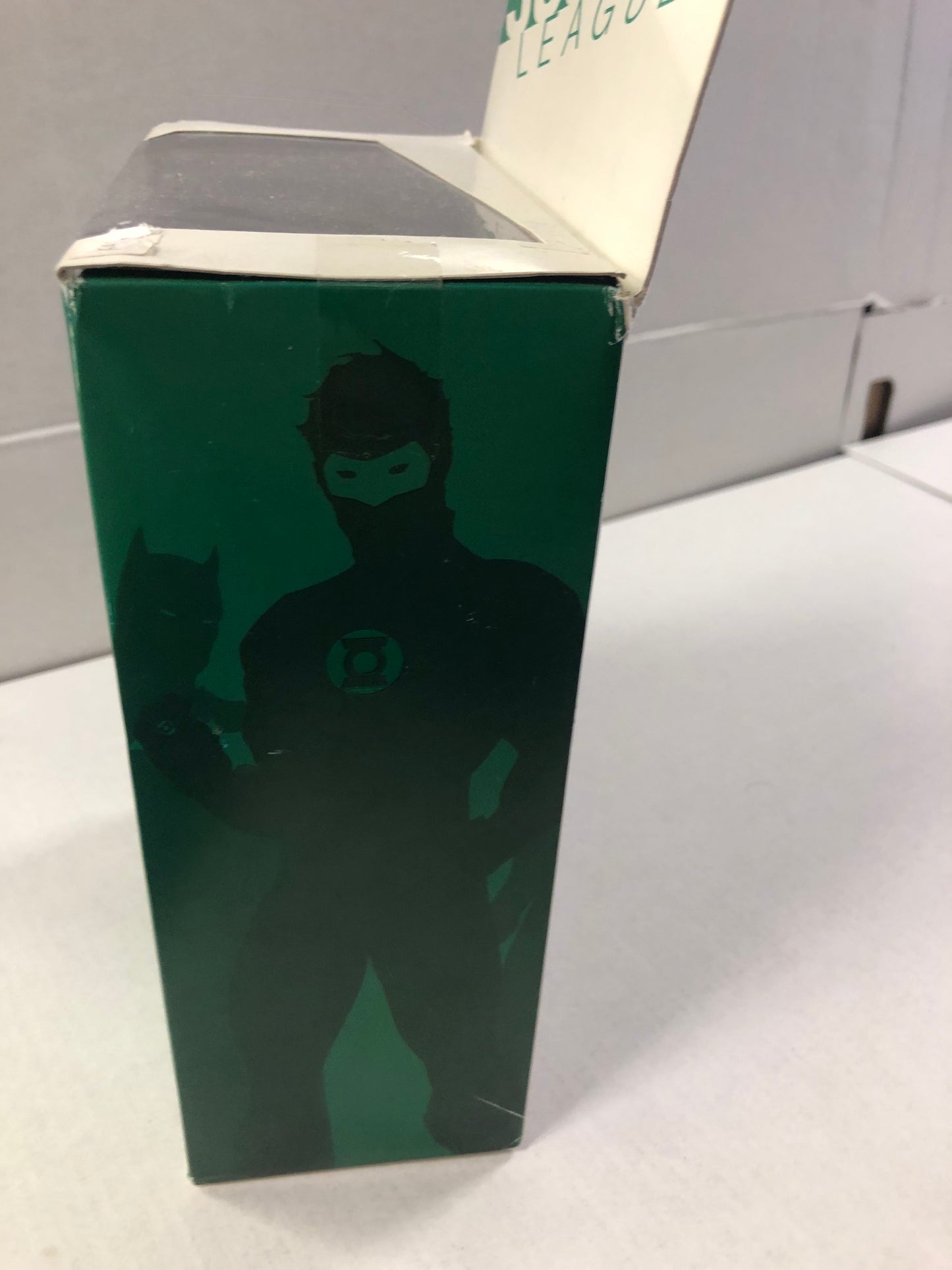 DC COLLECTIBLES THE NEW 52 GREEN LANTERN OKAY CONDITION SLIGHT WEAR ON BOX