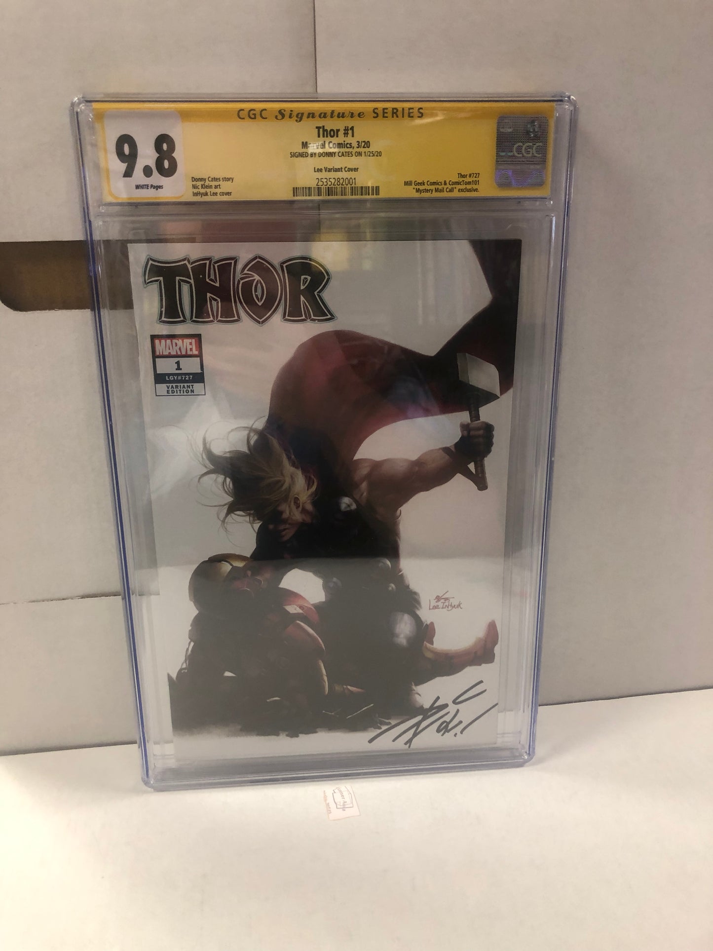 MARVEL COMICS THOR #1 (2020) LEE VARIANT COVER  SIGNED BY DONNY CATES MILL GEEK COMICS AND COMICTOM101 MYSTERY MAIL CALL EXCLUSIVE CGC SS 9.8 WP