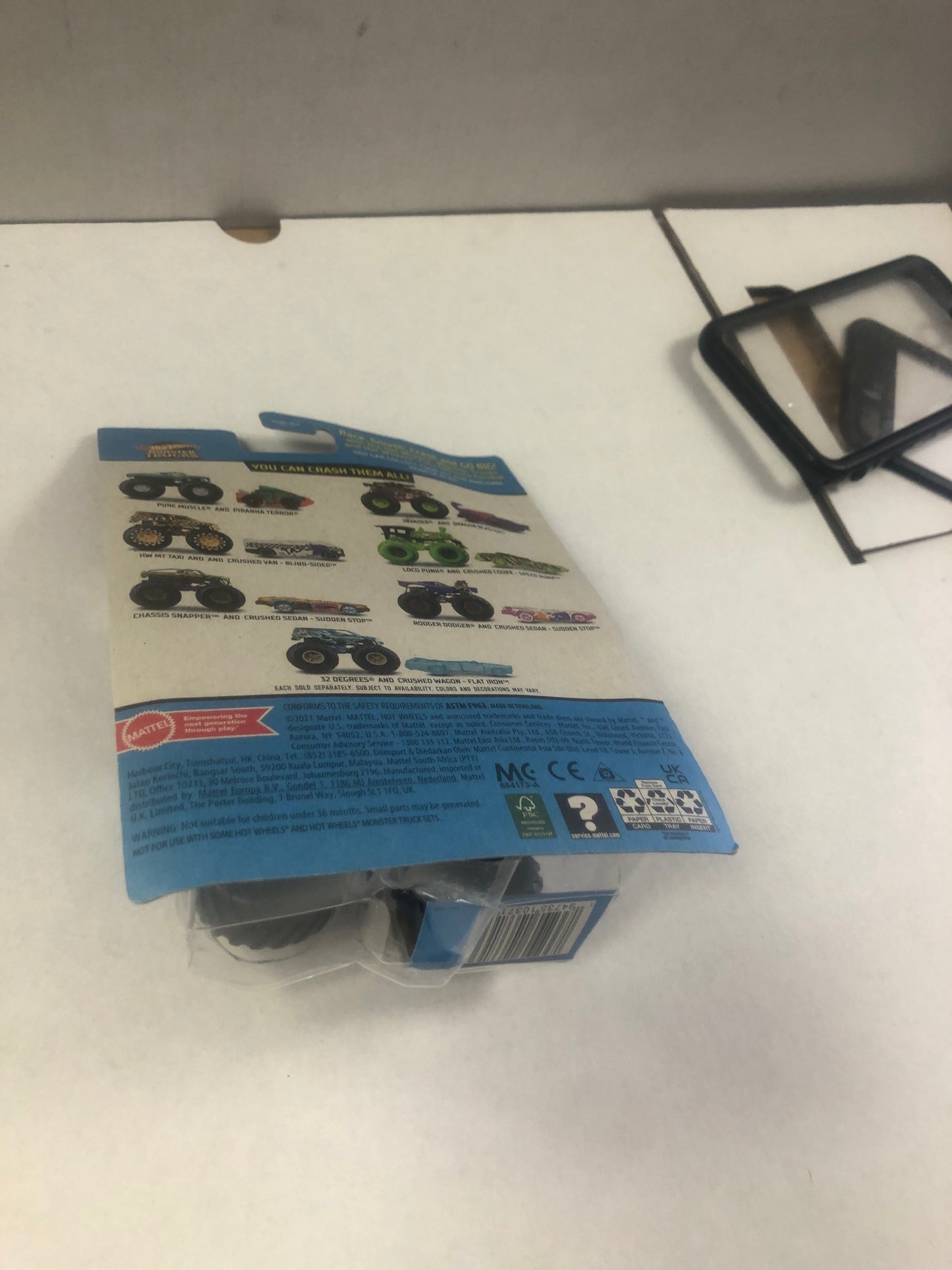 MATTEL HOT WHEELS MONSTER TRUCKS RODGER DODGER POOR CONDITION PLASTIC LOOSE ON FRONT OF BOX AND BOTTOM