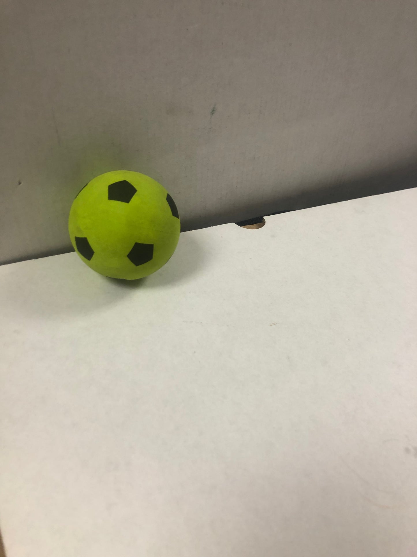 LIGHT GREEN  HI BOUNCE BAUNCE BALL OKAY CONDITION