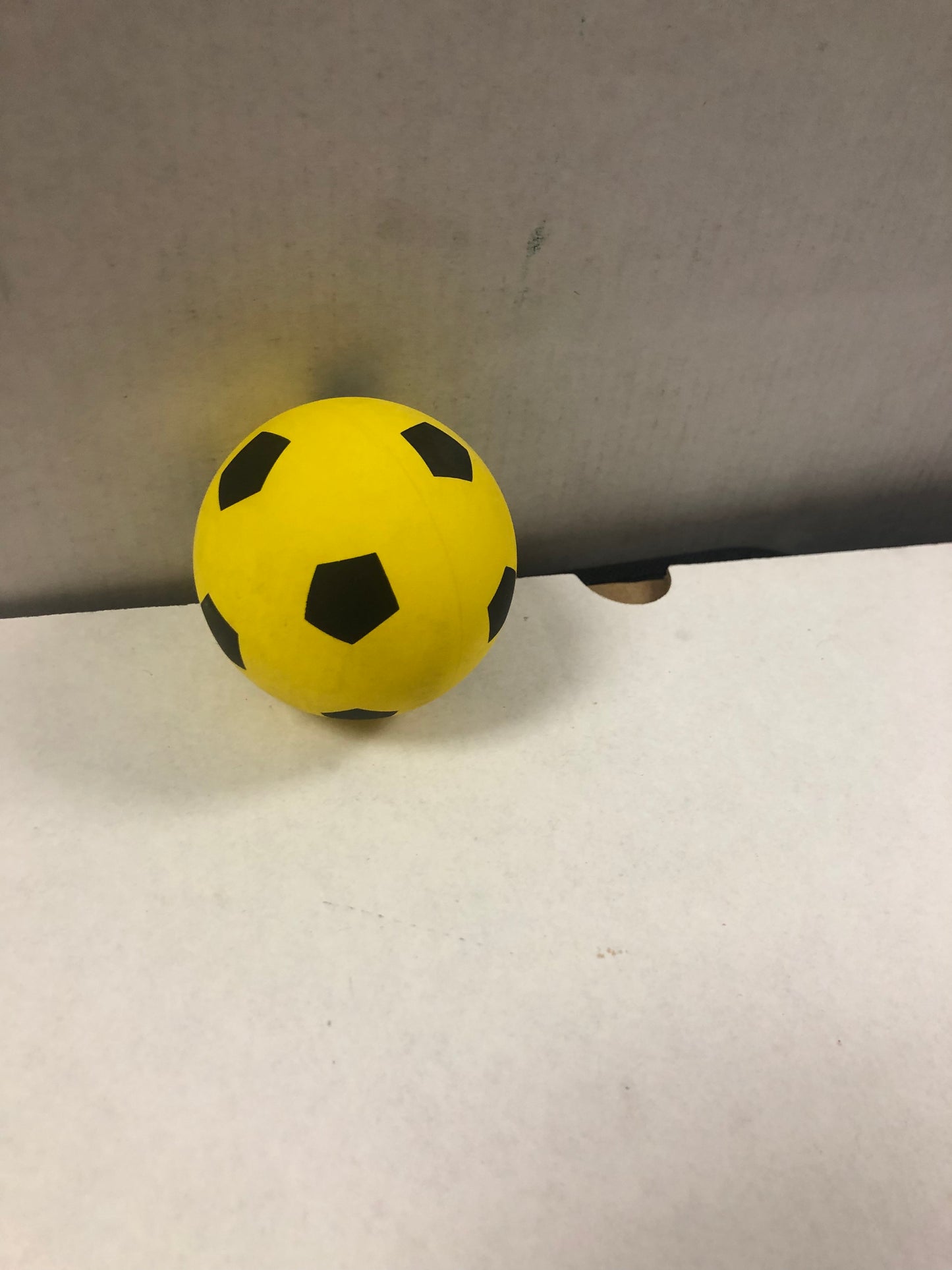 YELLOW HI BOUNCE BAUNCE BALL EXCELLENT CONDITION