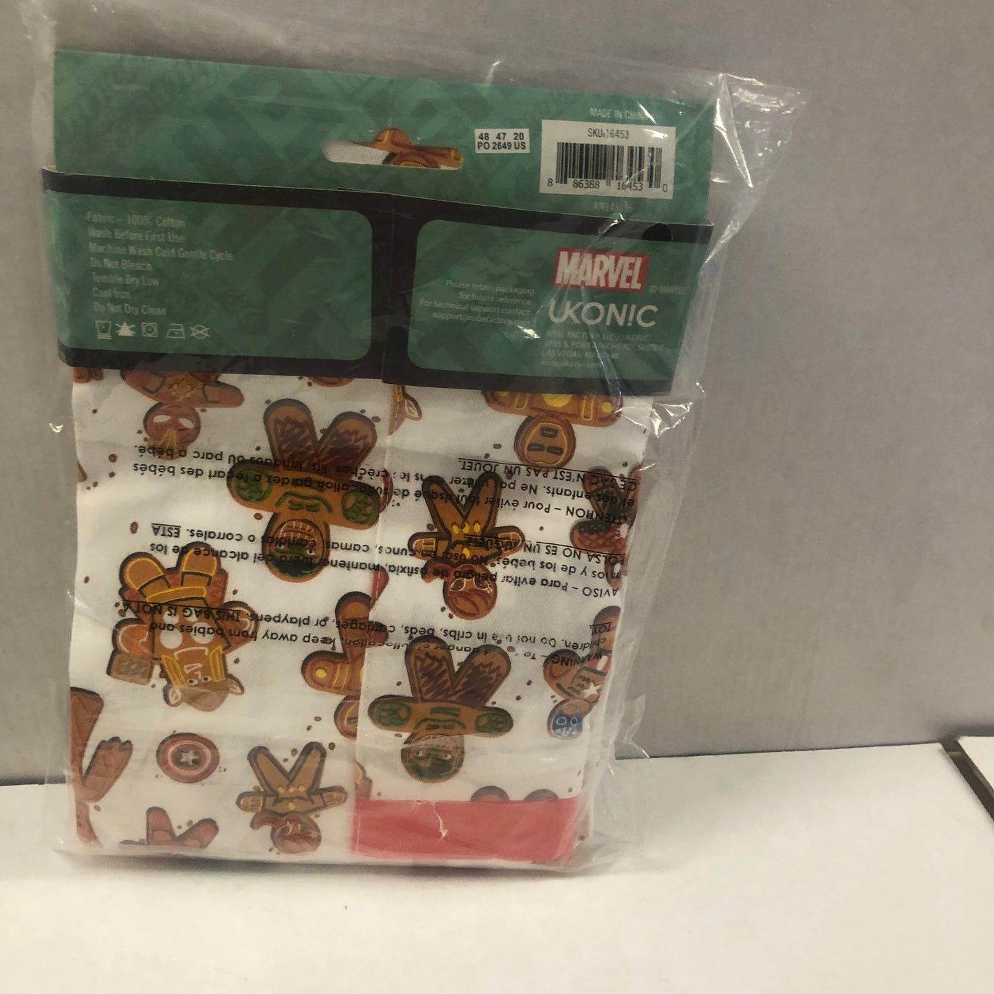 MARVEL MARVEL EATS THE UNIVERSE APRON UNOPENED GREAT CONDITION