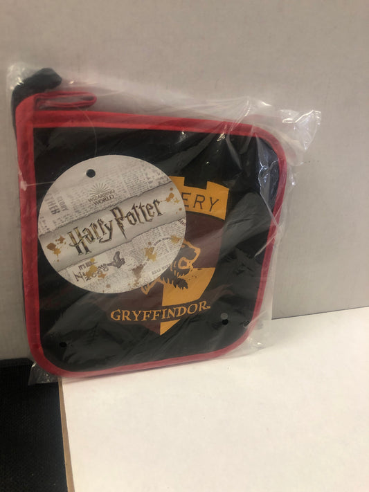 WB GRYFFINDOR HARRY POTTER POT HOLDERS UNOPENED GREAT CONDITION