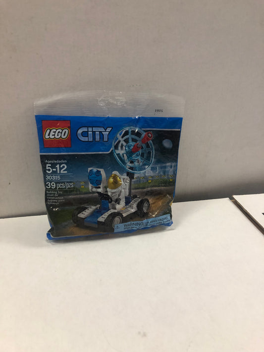 LEGO LEGO CITY  BUILDING SET # 30315 OKAY CONDITION