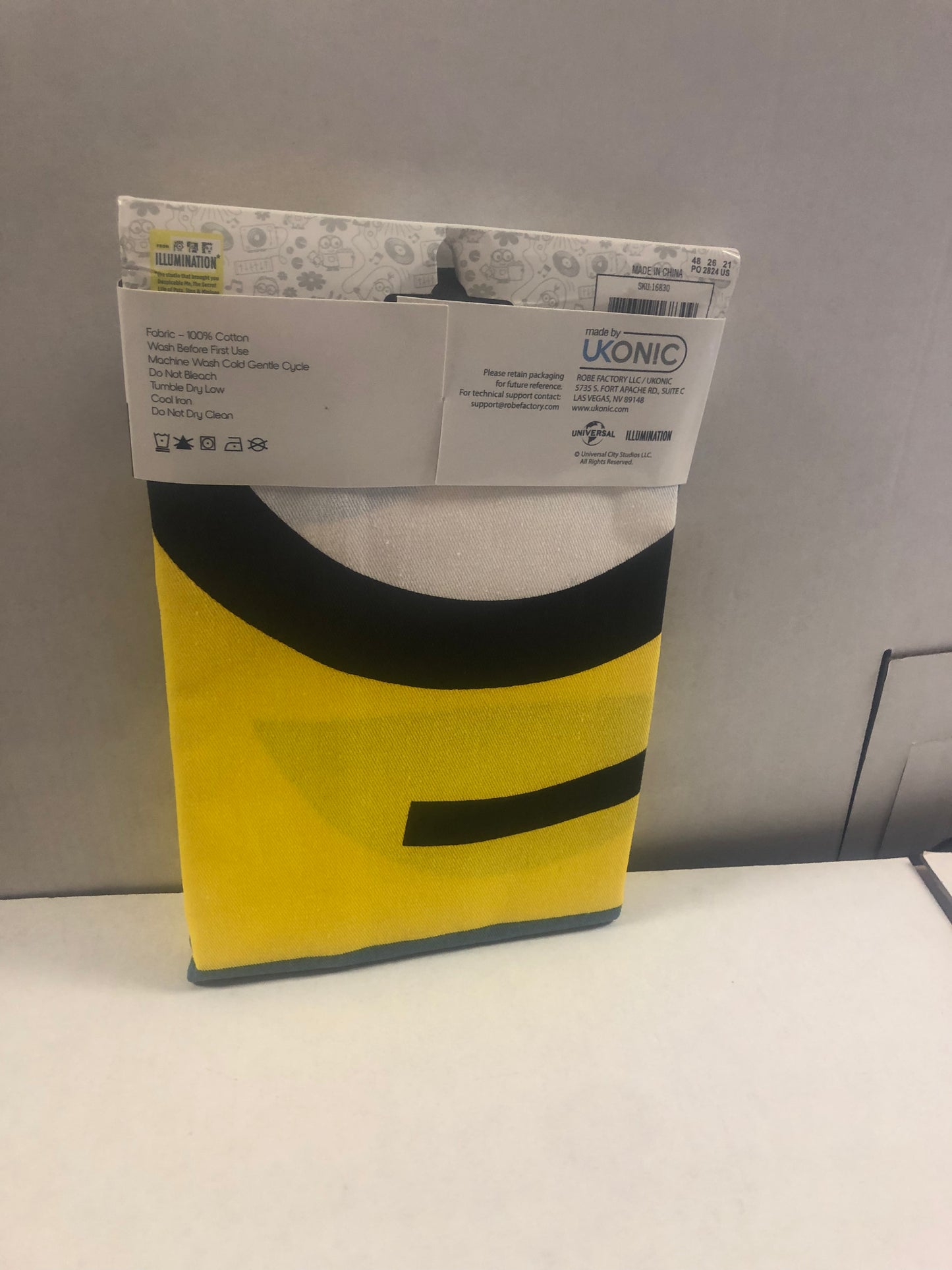 UKONIC MINIONS SET OF TWO KITCHEN TOWEL SET EXCELLENT CONDITION