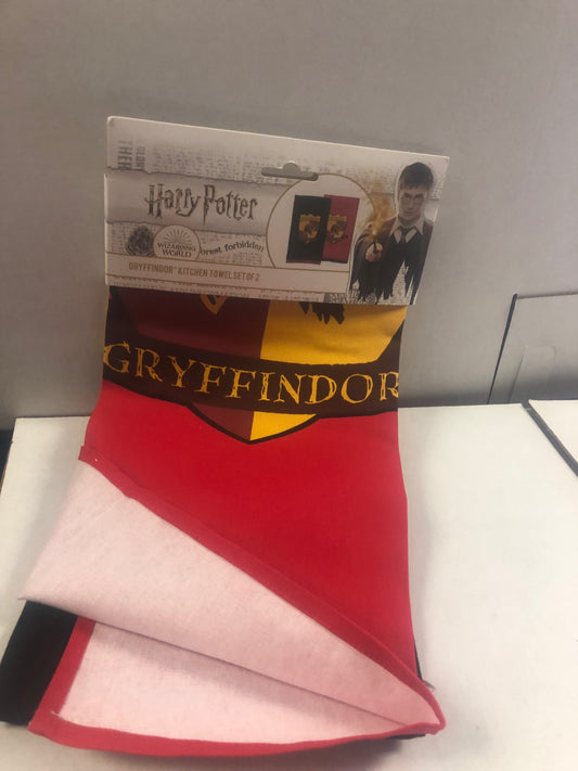 UKONIC HARRY POTTER GRYFFINDOR SET OF TWO KITCHEN TOWEL SET EXCELLENT CONDITION