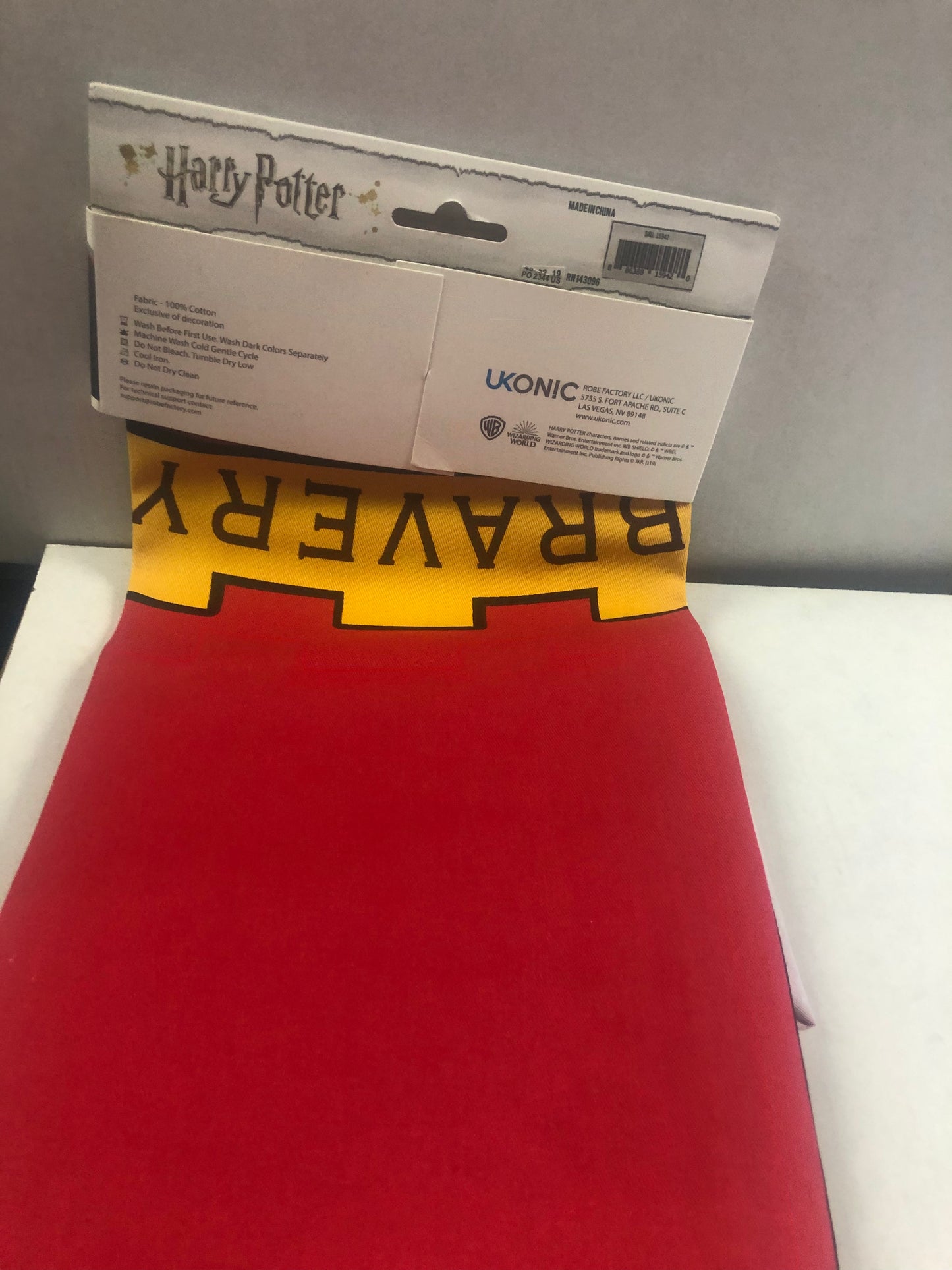 UKONIC HARRY POTTER GRYFFINDOR SET OF TWO KITCHEN TOWEL SET EXCELLENT CONDITION