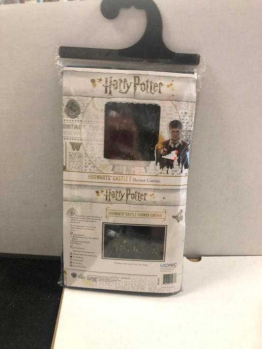UKONIC HARRY POTTER HOGWARTS CASTLE SHOWER CURTAIN DECENT CONDITION