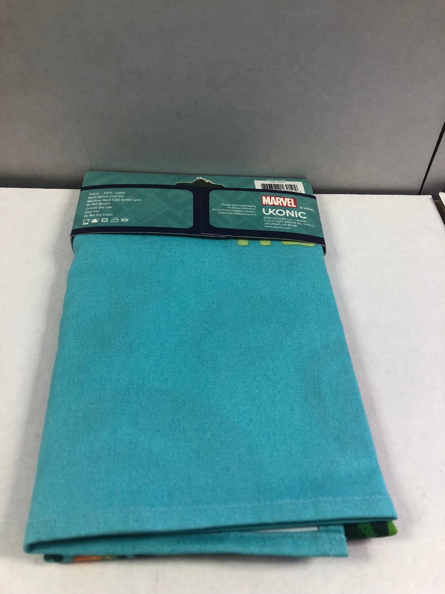 UKONIC MARVEL EAT THE UNIVERSE  HULK KITCHEN TOWEL SET EXCELLENT CONDITION