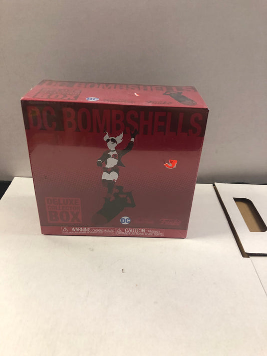 FUNKO DC COMICS BOMBSHELLS DELUXE COLLECTOR BOX EXCELLENT CONDITION