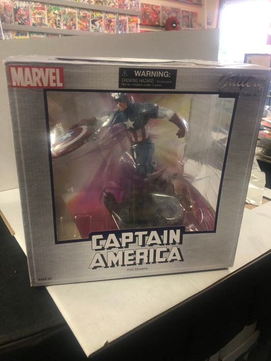 DIAMOND GALLERY CAPTAIN AMERICA PVC DIORAMA EXCELLENT CONDITION