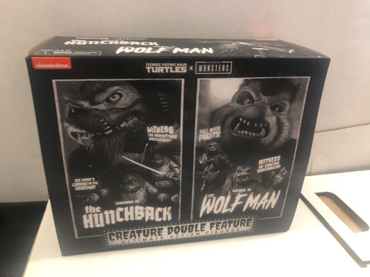 NICKELODEON TEENAGE MUTANT NINJA TURTLES/ UNIVERSAL MONSTERS CREATURE DOUBLE FEATURE LEONARDO AS THE HUNCHBACK AND RAPHAEL AS THE WOLFMAN EXCELLENT CONDITION