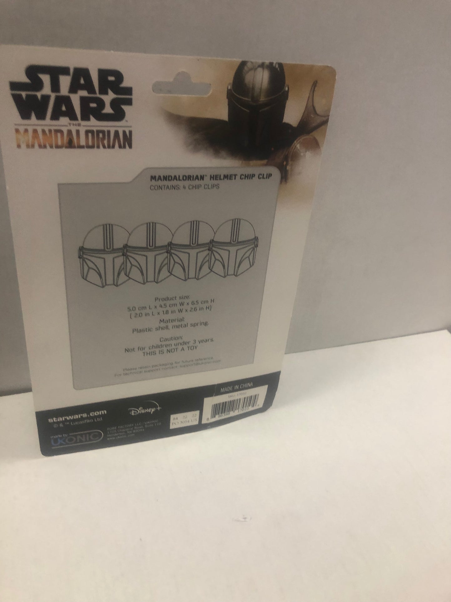 UKONIC STAR WARS THE MANDALORIAN HELMET CHIP CLIP SET OF 4 EXCELLENT CONDITION
