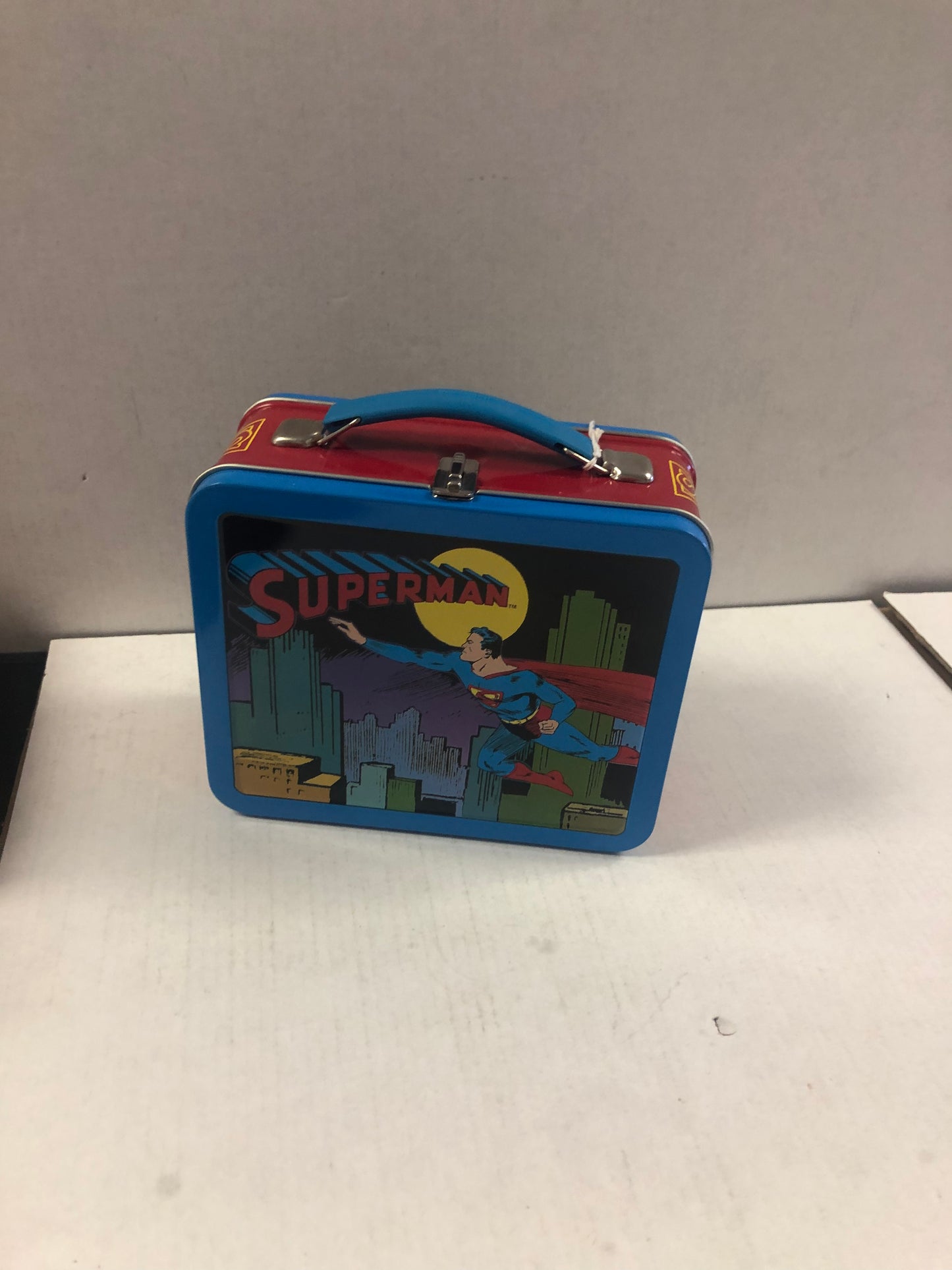 HALLMARK MINI SUPERMAN LUNCHBOX EXCELLENT CONDITION