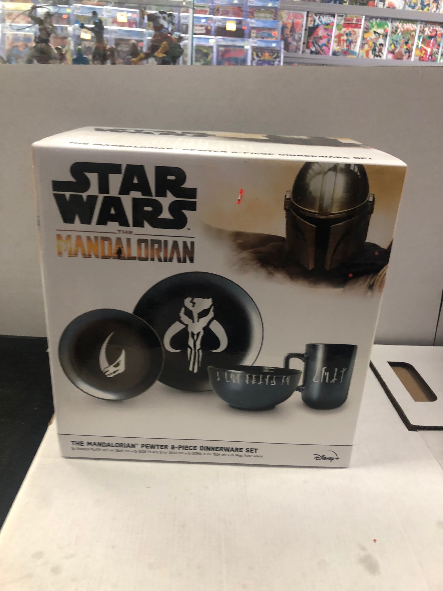 UKONIC STAR WARS THE MANDALORIAN 8 PIECE DINNERWARE SET EXCELLENT CONDITION
