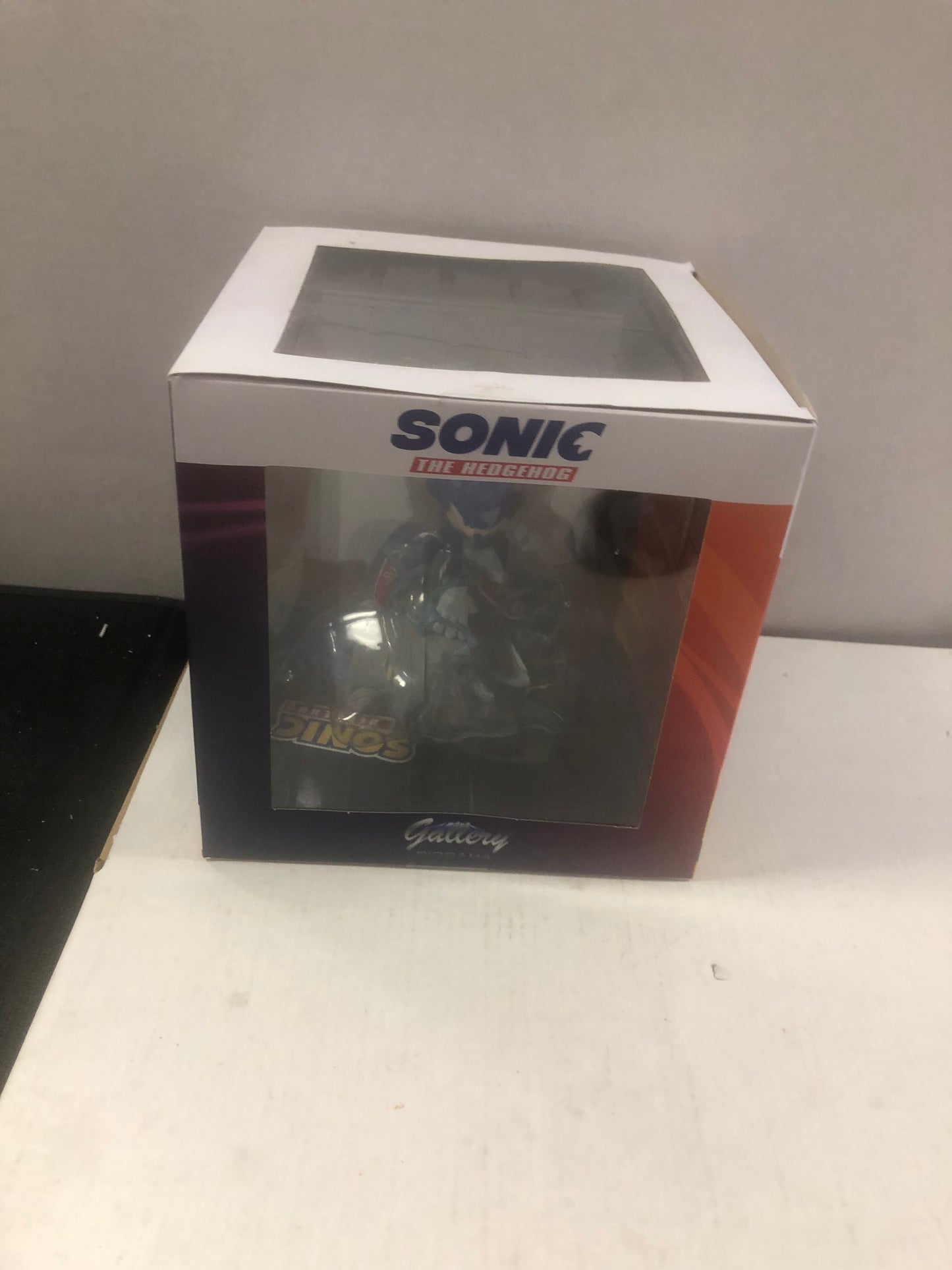 DIAMOND GALLERY DIORAMA SONIC THE HEDGEHOG PVC ACTION DIORAMA GREAT CONDITION