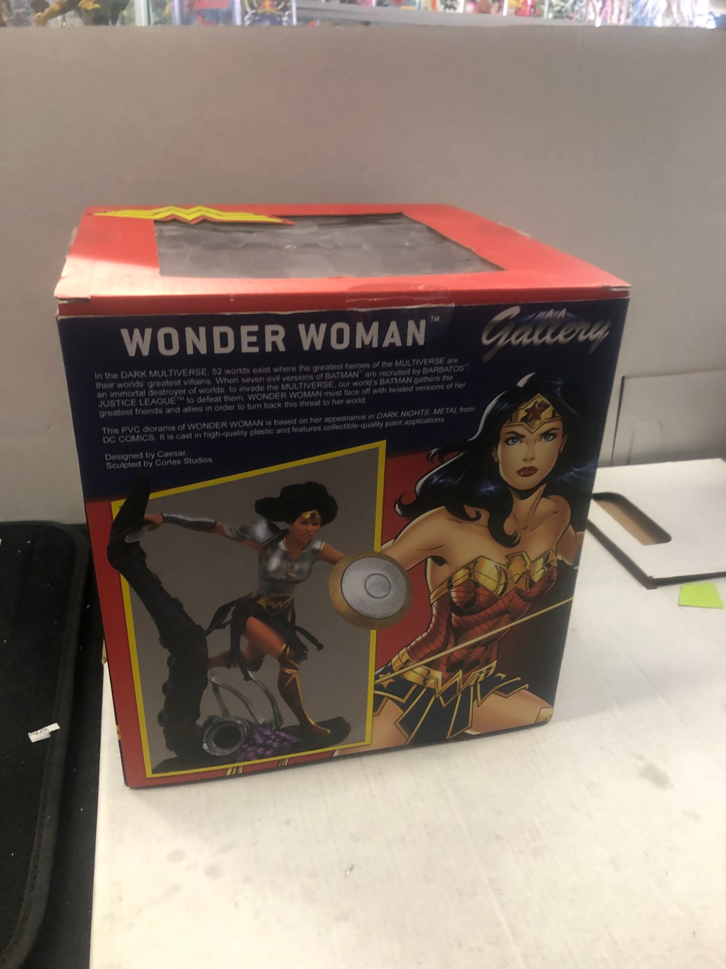 DIAMOND GALLERY WONDER WOMAN DARK MULTIVERSE PVC DIORAMA GREAT CONDITION BOX OPENED