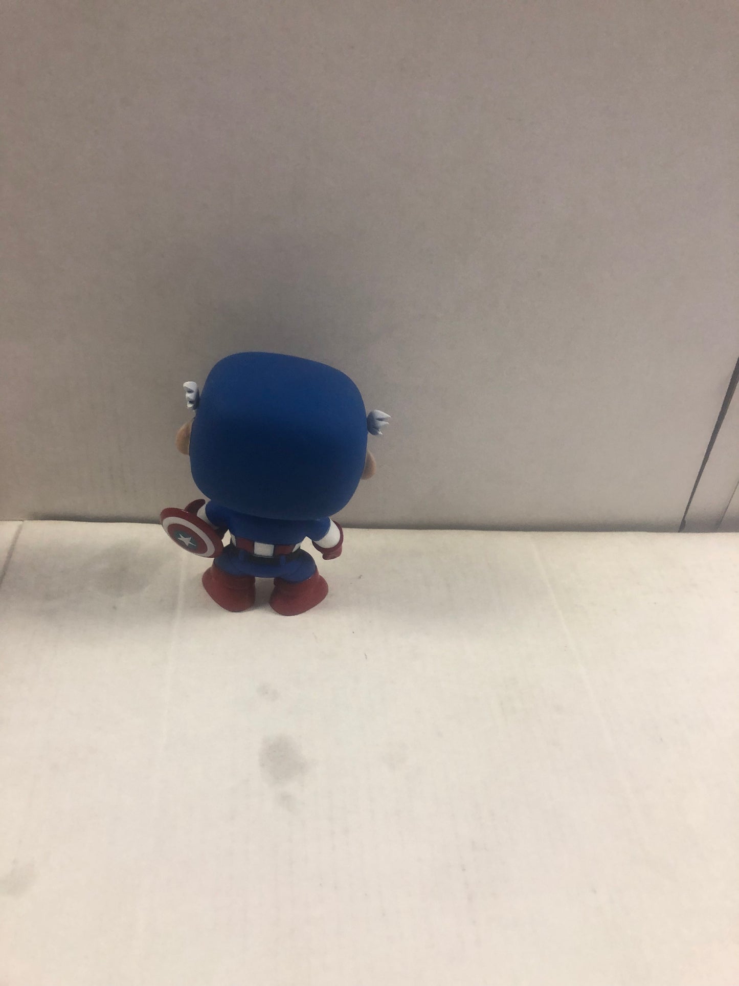 FUNKO CAPTAIN AMERICA NO BOX GOOD CONDITION