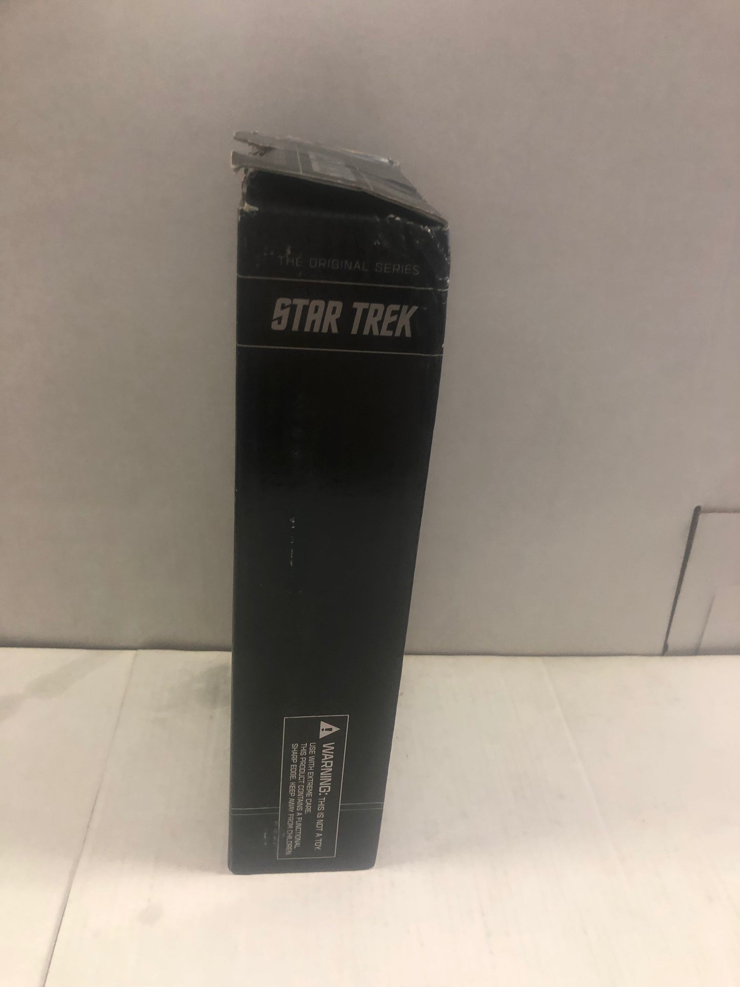 UKONIC STAR TREK USS ENTERPRISE PIZZA CUTTER GOOD CONDITION BOX HAS DAMAGE ON FRONT