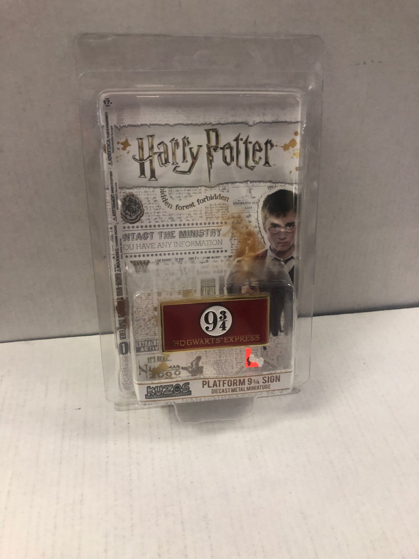 KUZOS HARRY POTTER PLATFORM 9 3/4 SIGN DIECAST MINIATURE