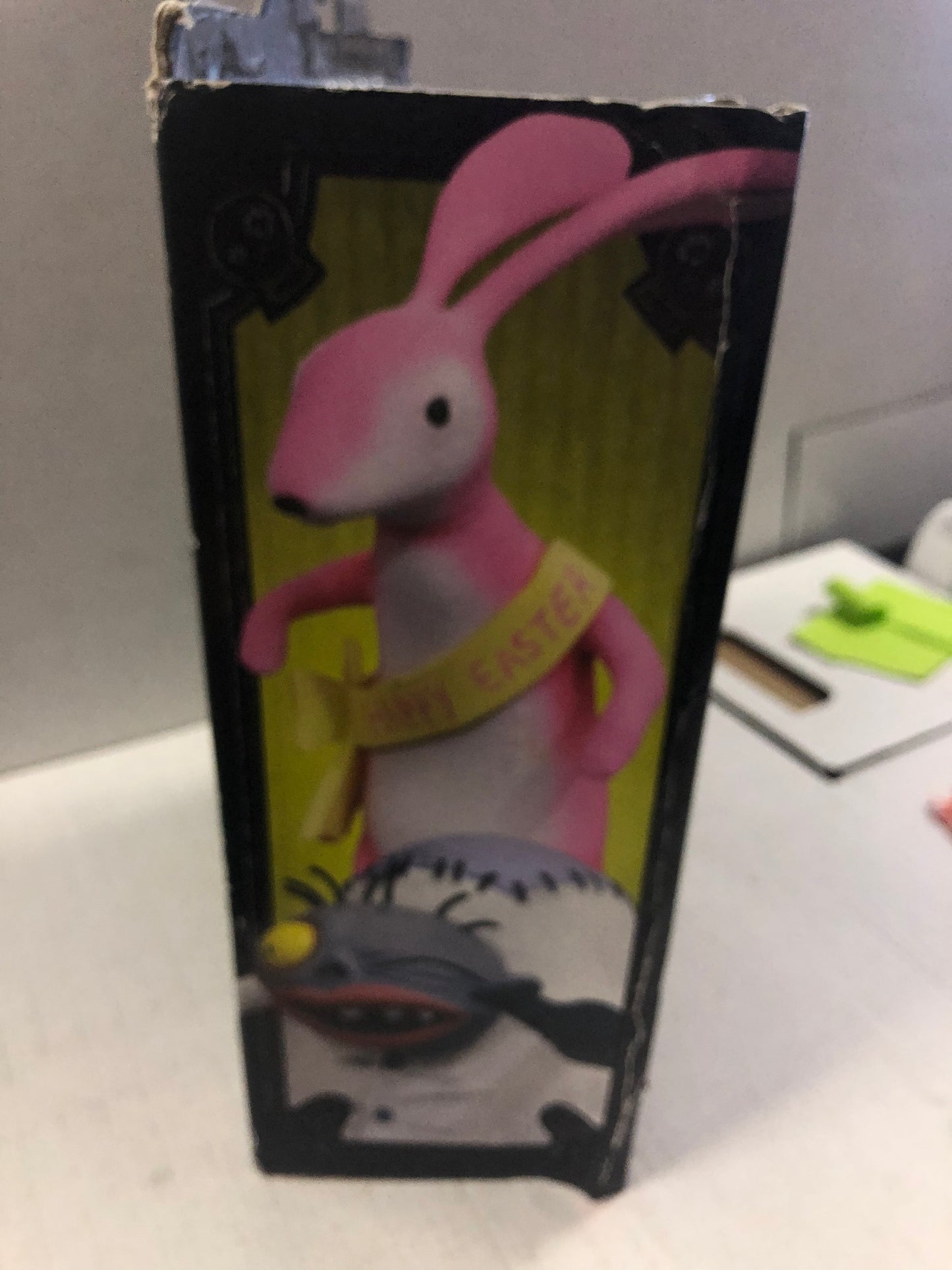 DIAMOND SELECT EASTER BUNNY AND IGOR NIGHTMARE BEFORE CHRISTMAS FIGURE