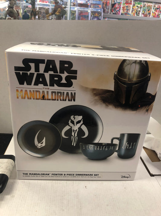 STAR WARS THE MANDALORIAN 8 PIECE DINNERWARE SET