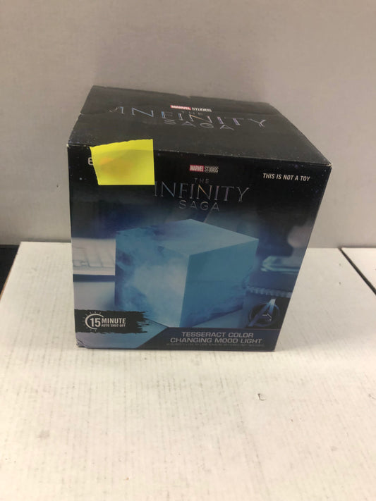 MARVEL THE INFINITY SAGA TESSERACT COLOR CHANGING LIGHT