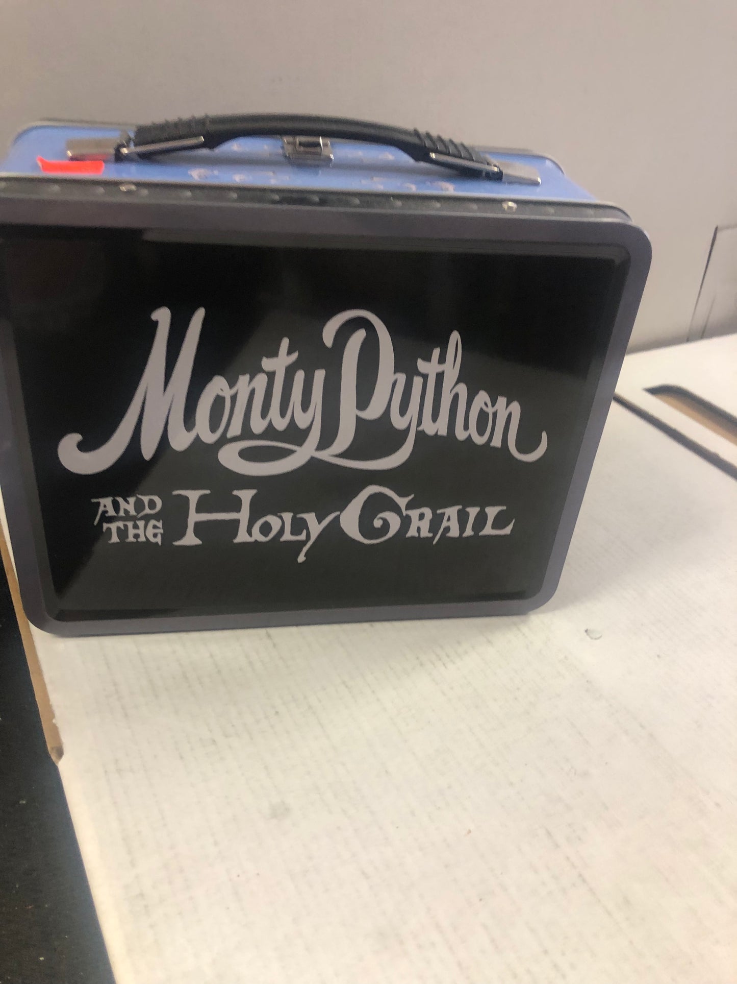 MONTY PYTHON AND THE HOLY GRAIL LUNCHBOX (2019)