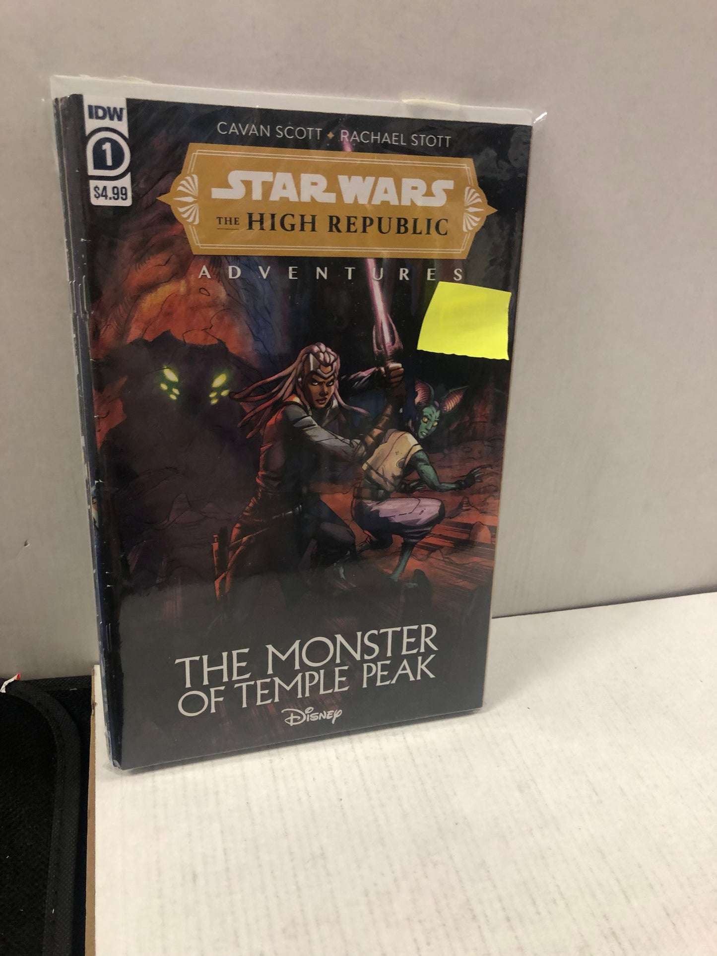 IDW PUBLISHING STAR WARS THE HIGH REPUBLIC ADVENTURES THE MONSTER OF TEMPLE PEAK BOOK SET