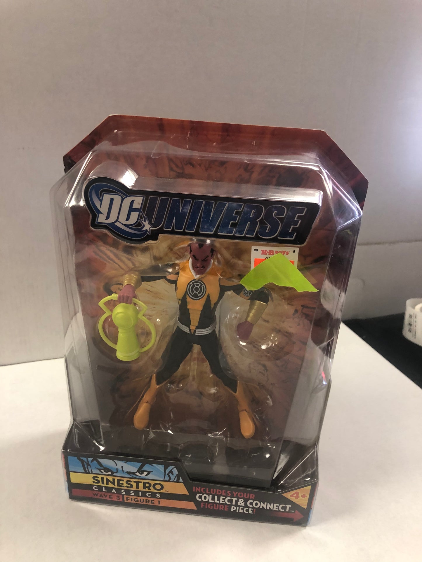 DC UNIVERSE CLASSICS WAVE 3 SINESTRO FIGURE