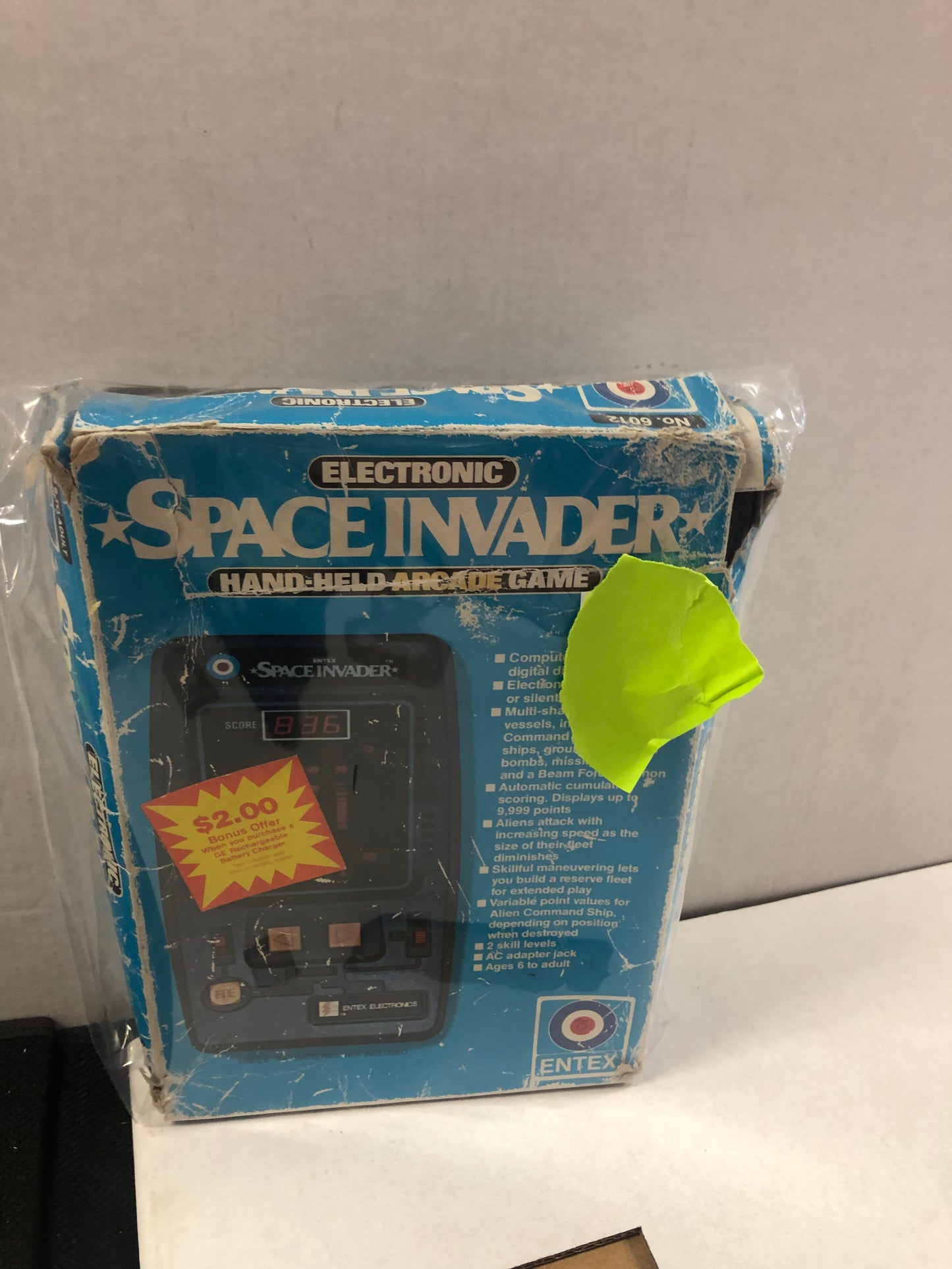 ENTEX ELECTRONIC SPACE INVADER HAND HELD ARCADE GAME COMES WITH BOX