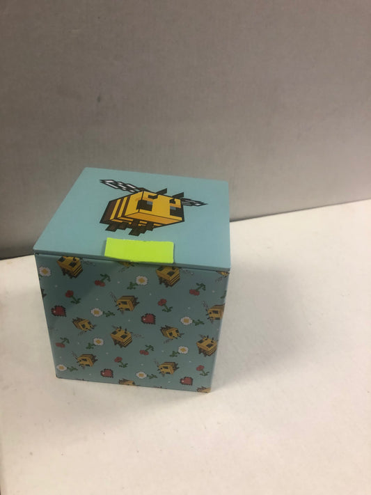 MINECRAFT BEE TIN STORAGE BOX